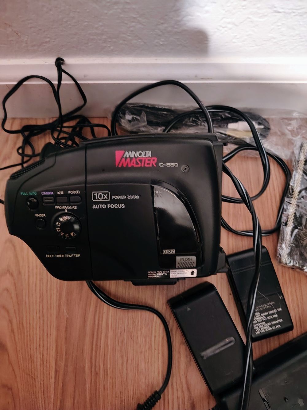 Minolta Master C-550 Black 10x Power Zoom Auto Focus Video Camera